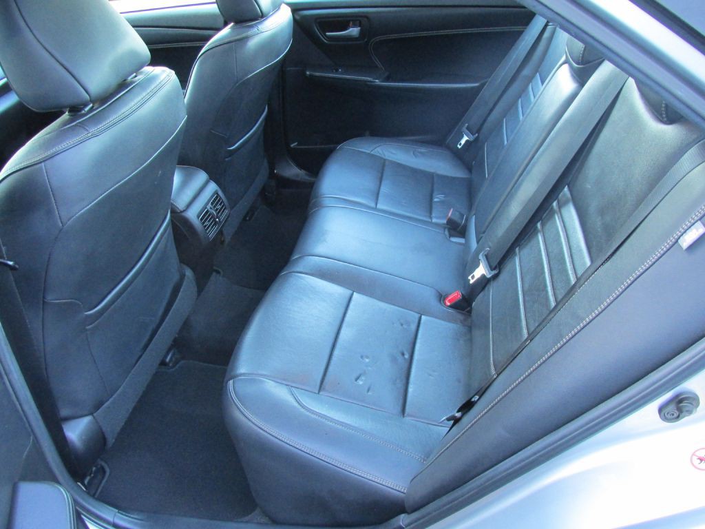 2015 Toyota Camry Image 10
