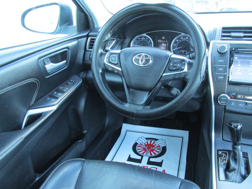 2015 Toyota Camry Image 11