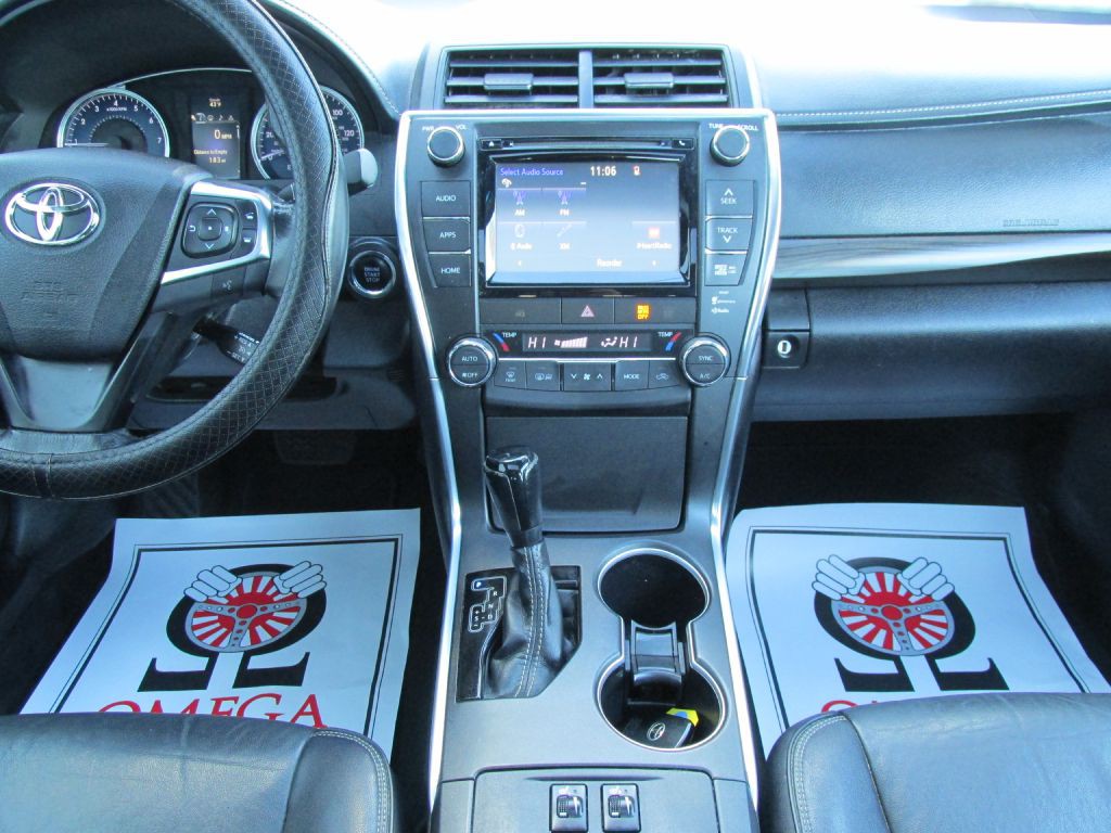 2015 Toyota Camry Image 12