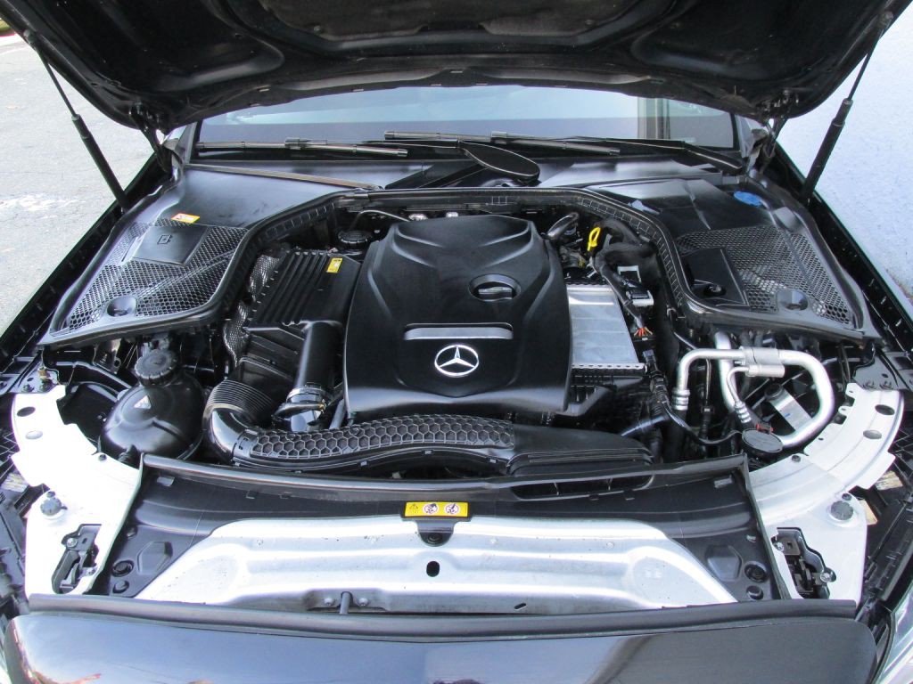 2016 Mercedes-Benz C-Class Image 7