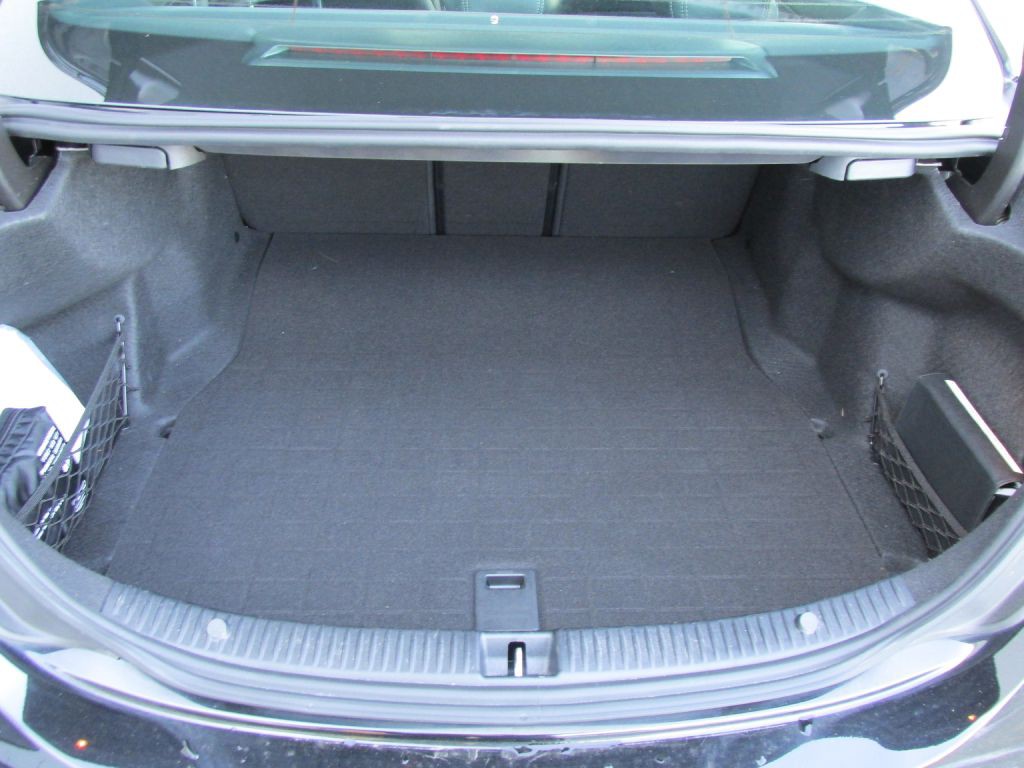 2016 Mercedes-Benz C-Class Image 8