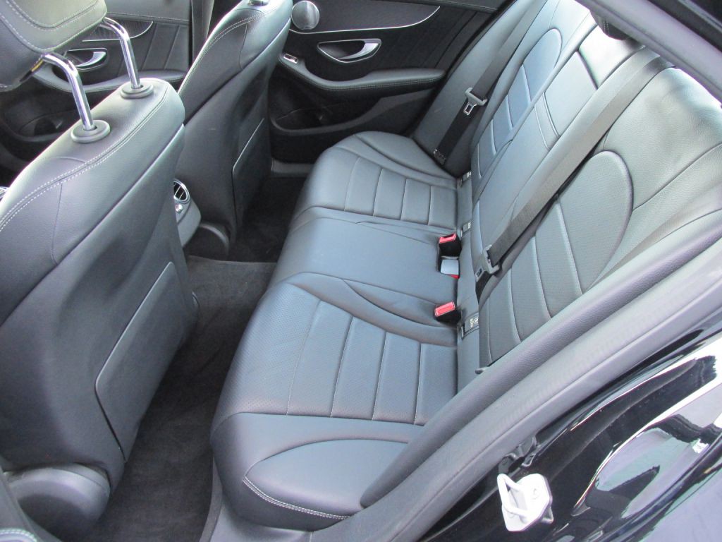 2016 Mercedes-Benz C-Class Image 11