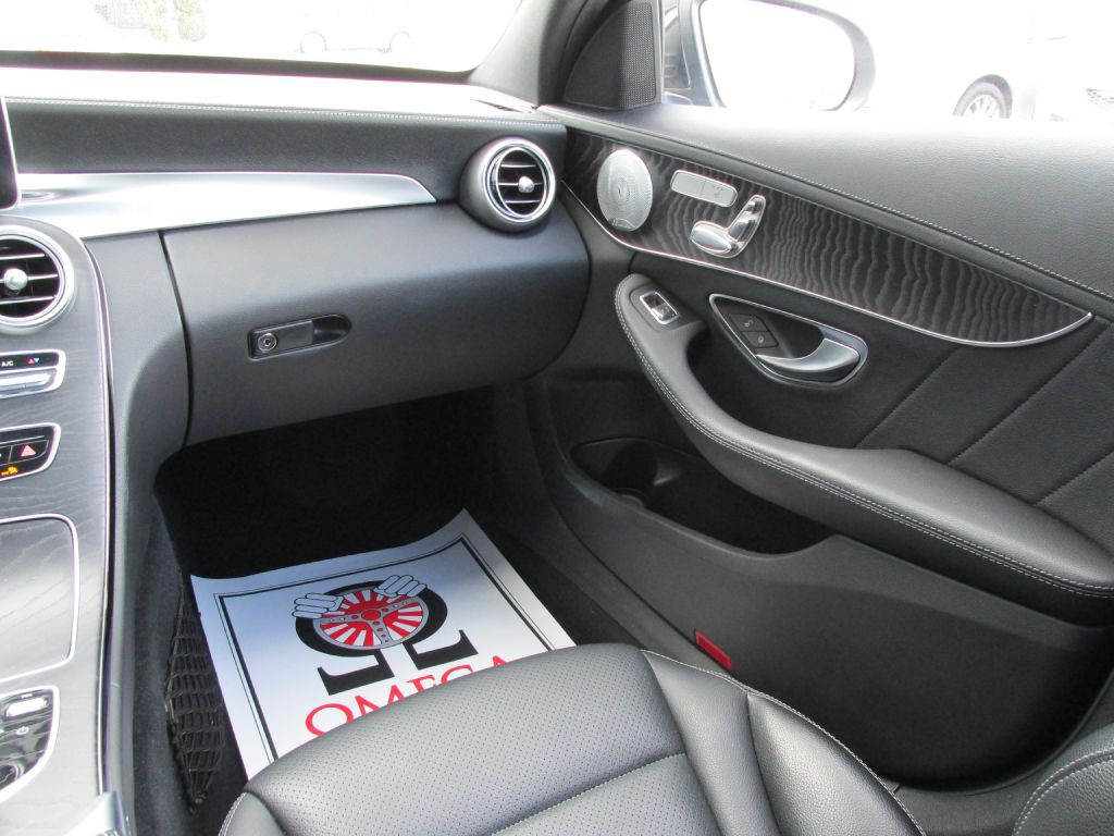 2016 Mercedes-Benz C-Class Image 14