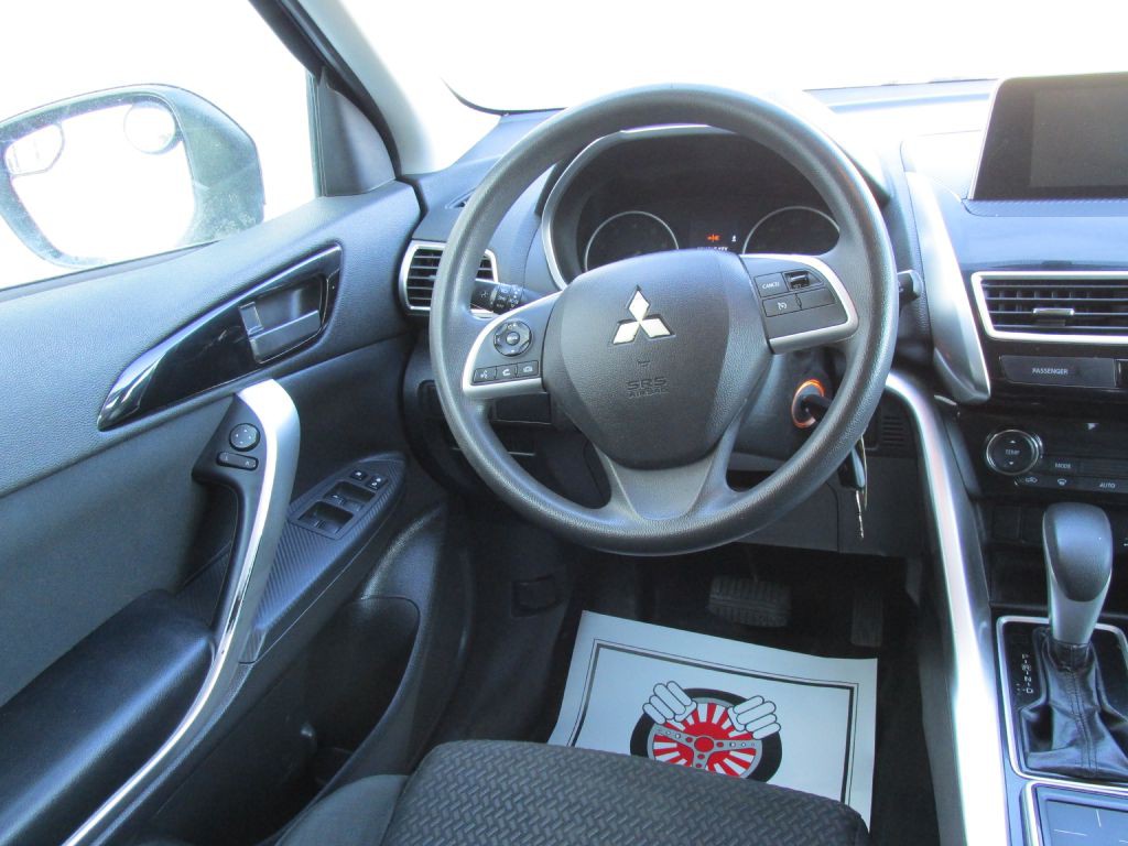 2018 Mitsubishi Eclipse Image 12