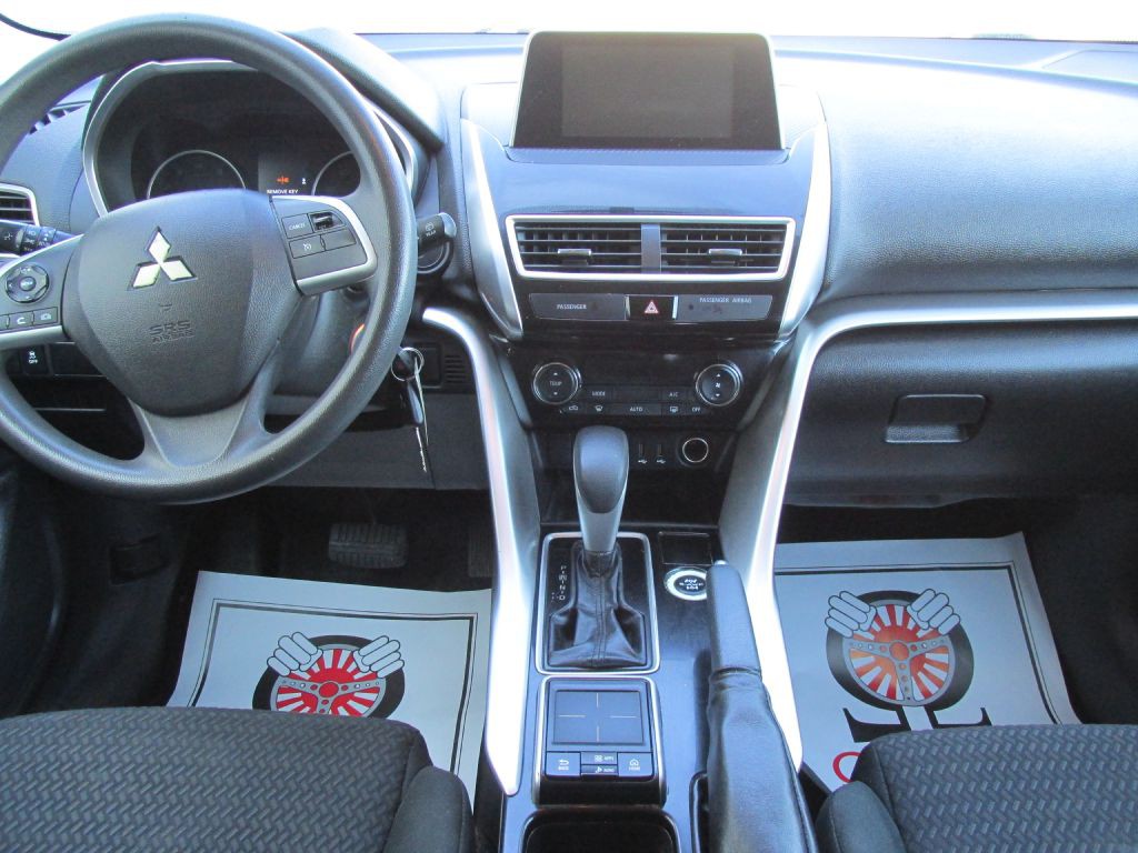 2018 Mitsubishi Eclipse Image 13