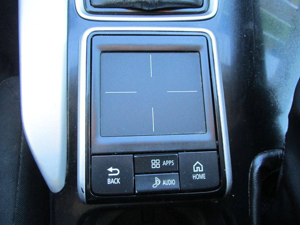 2018 Mitsubishi Eclipse Image 19