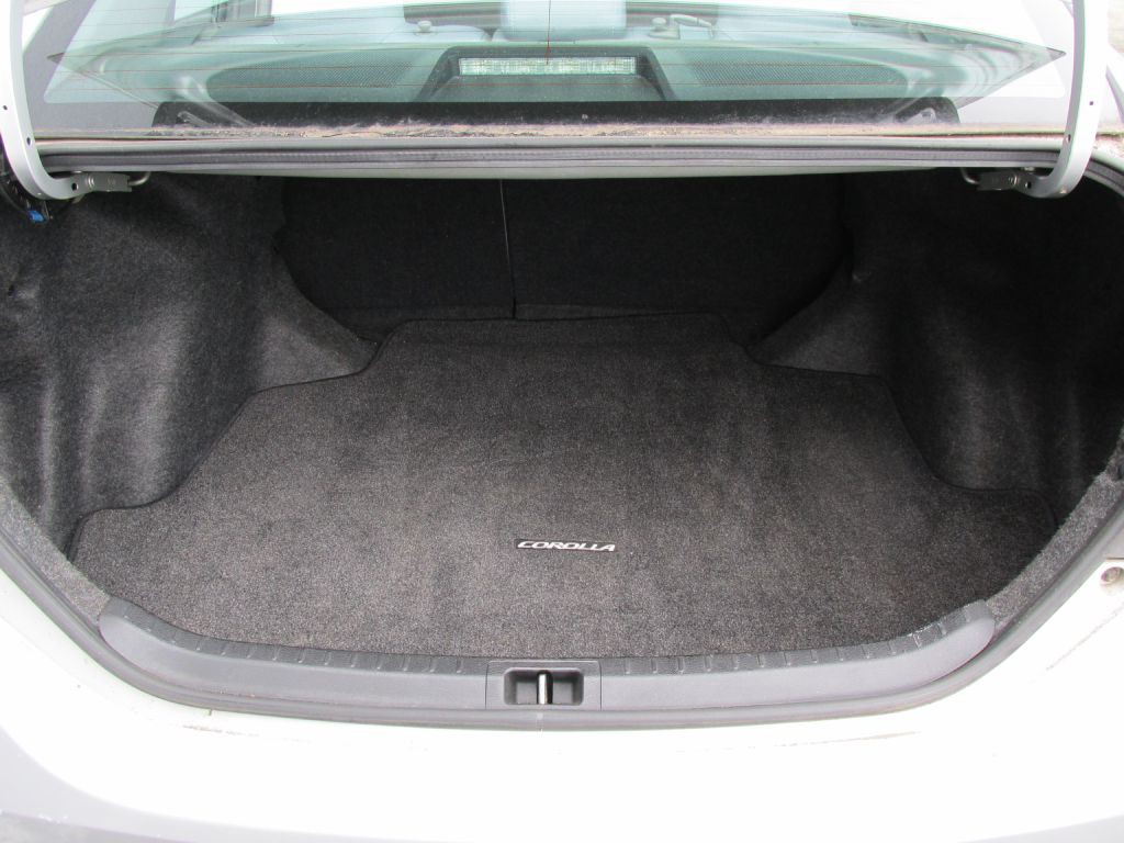 2016 Toyota Corolla Image 8