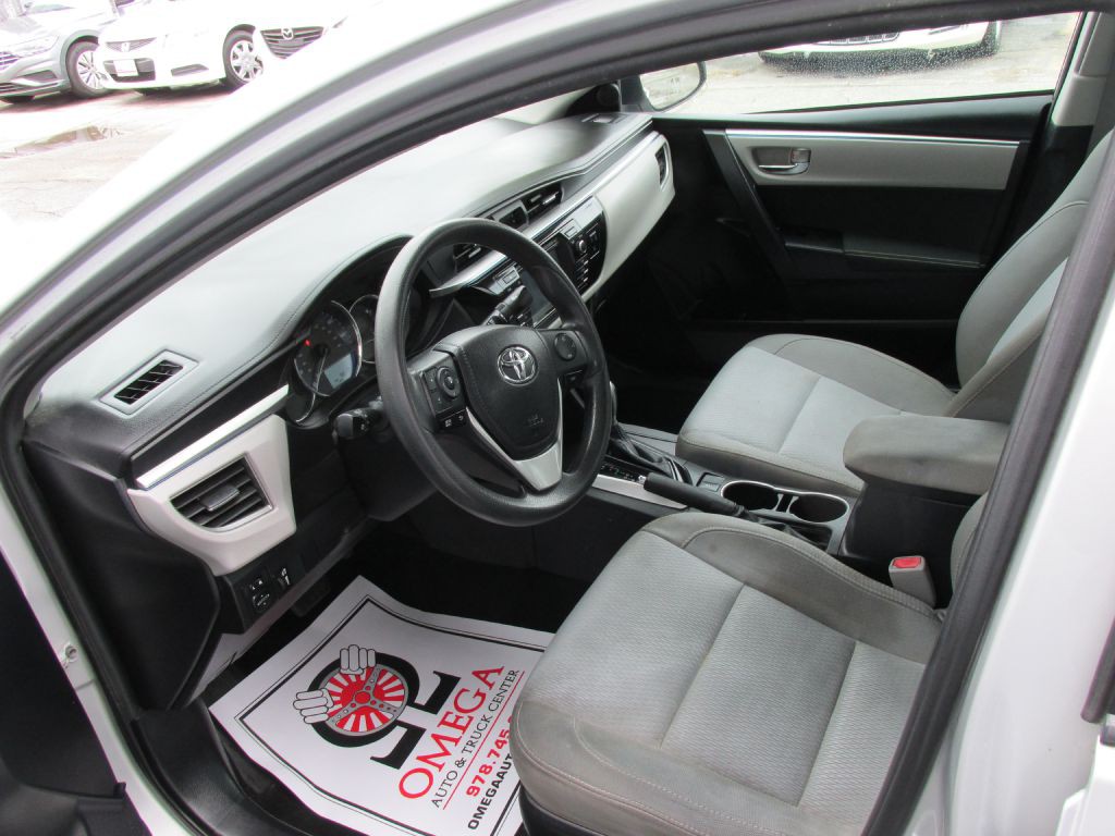 2016 Toyota Corolla Image 9