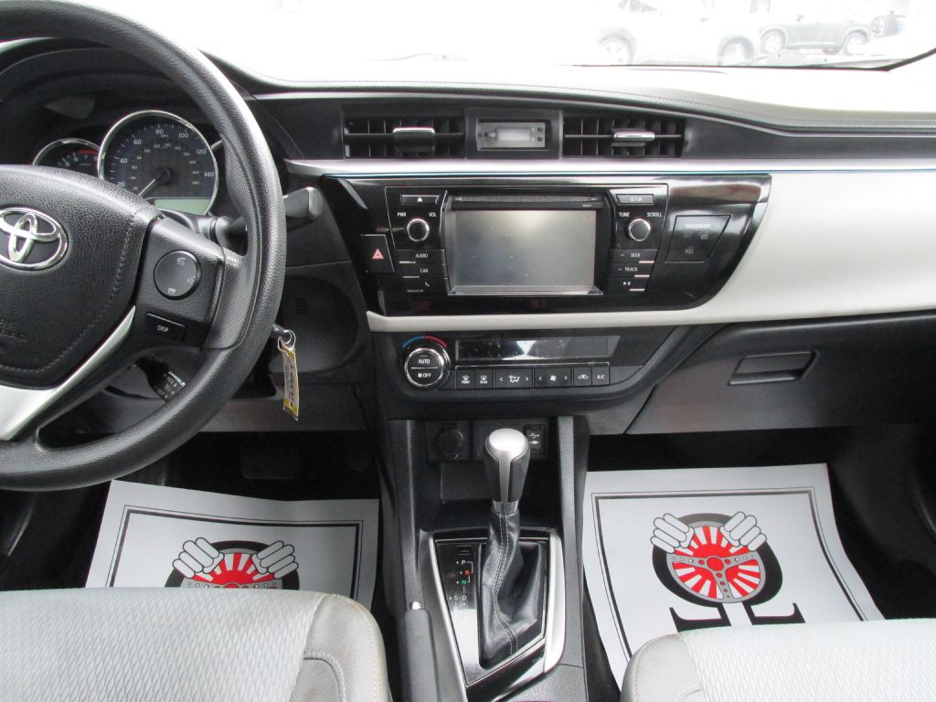 2016 Toyota Corolla Image 12