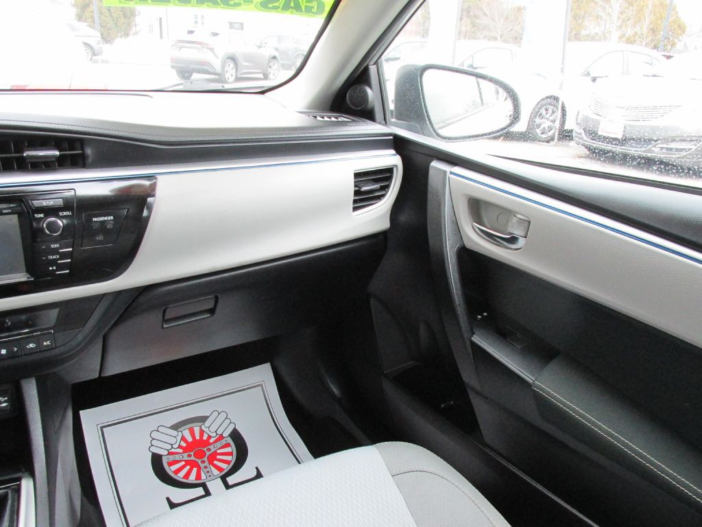 2016 Toyota Corolla Image 13