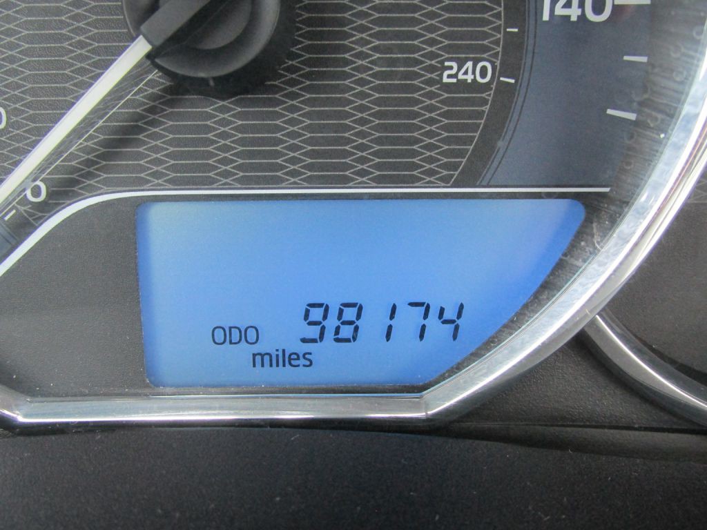 2016 Toyota Corolla Image 18