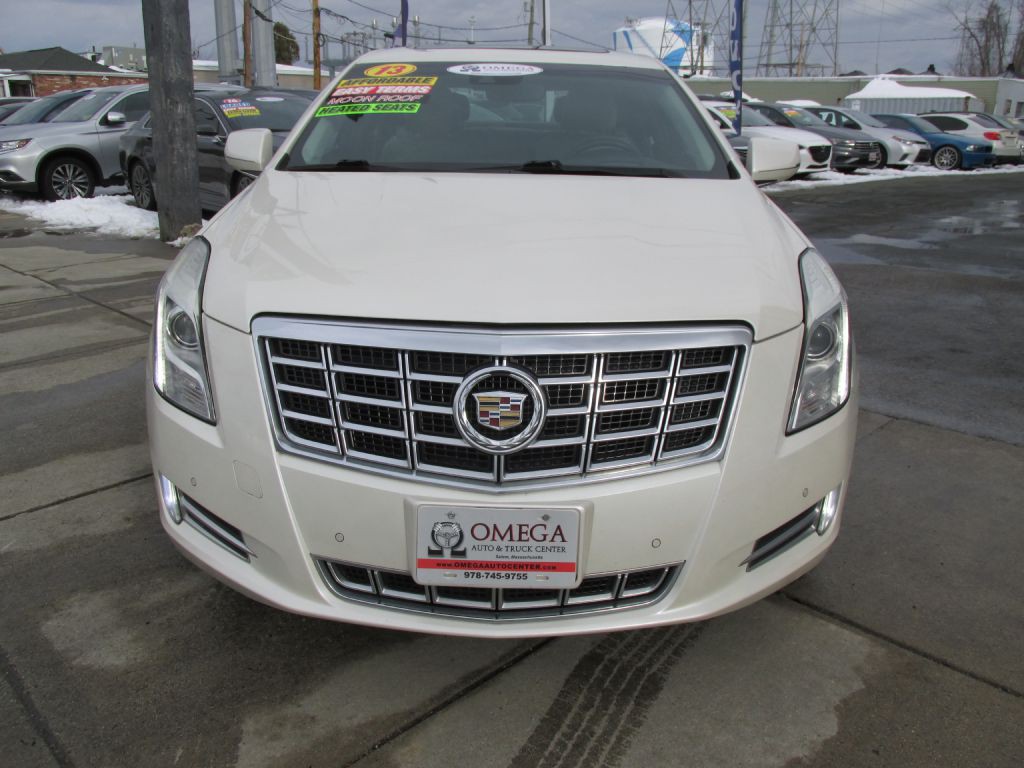 2013 Cadillac XTS Image 2