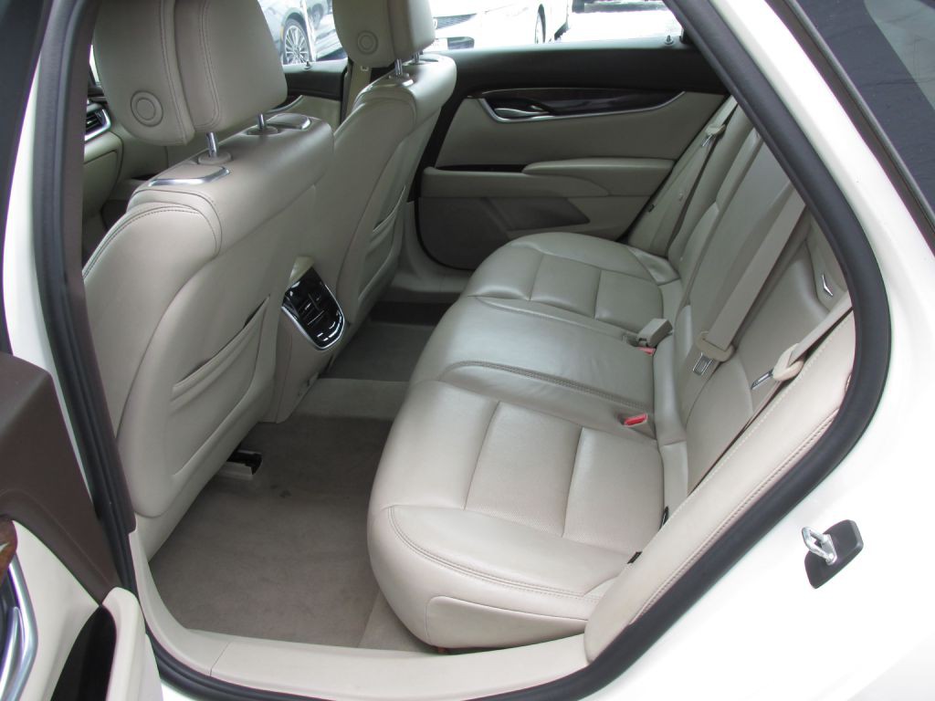 2013 Cadillac XTS Image 10