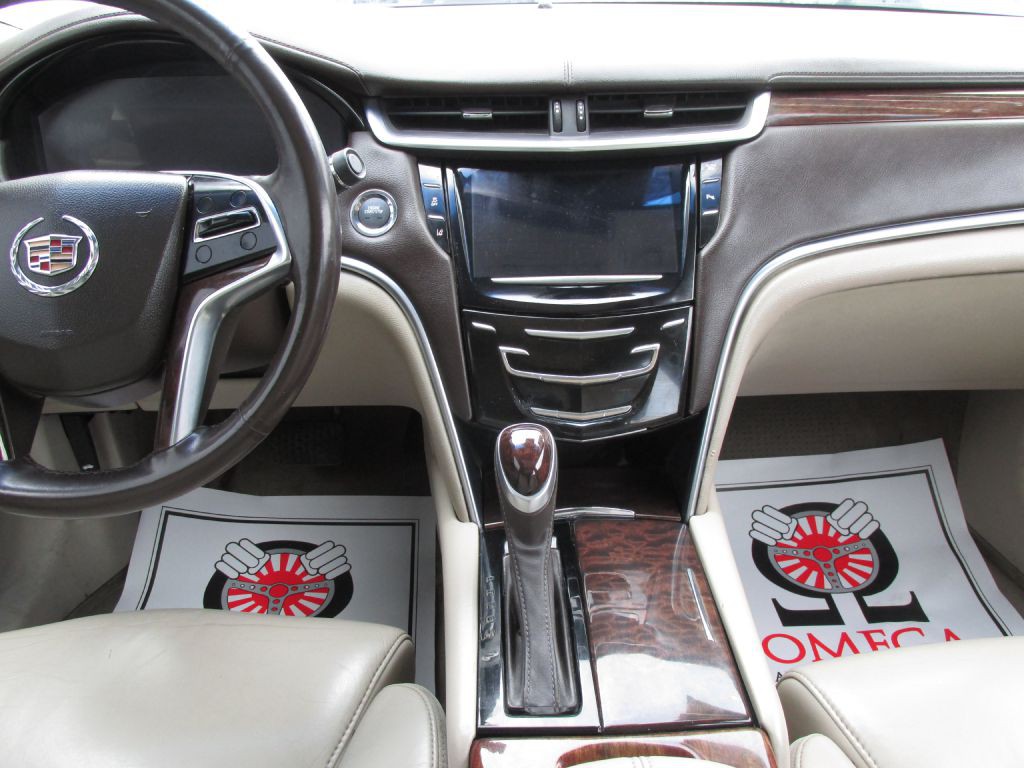 2013 Cadillac XTS Image 12