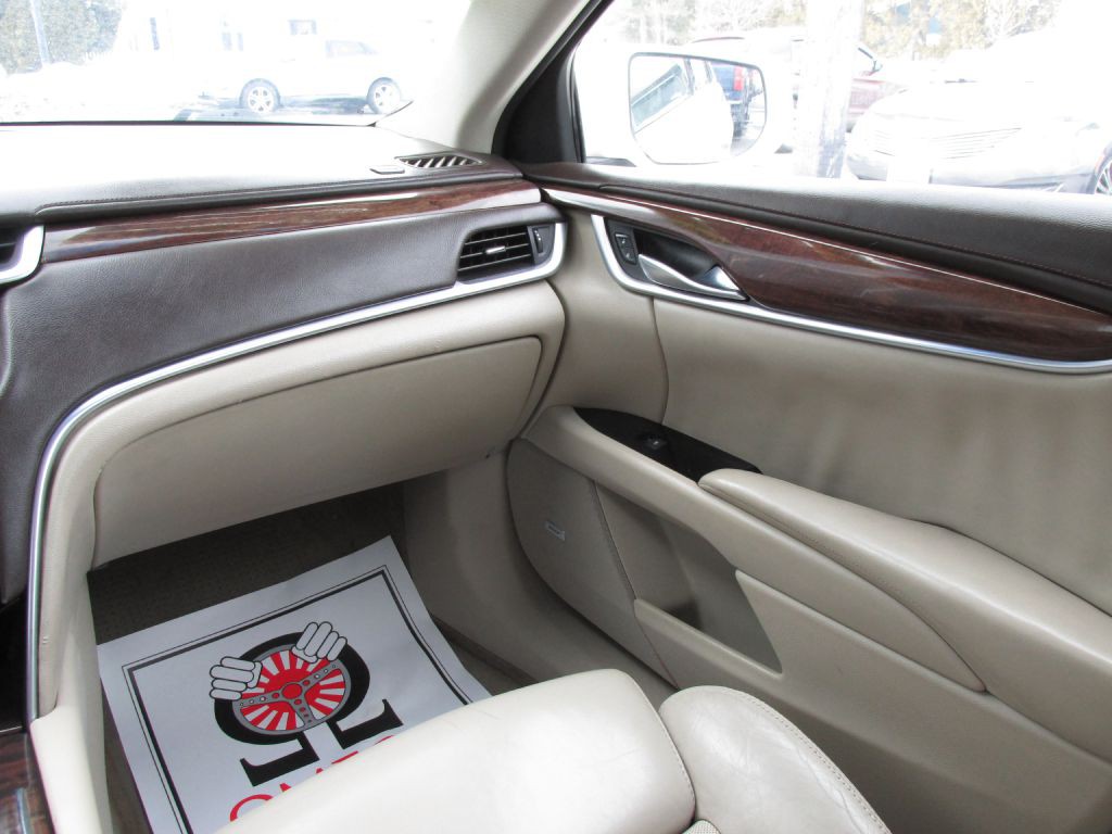 2013 Cadillac XTS Image 13