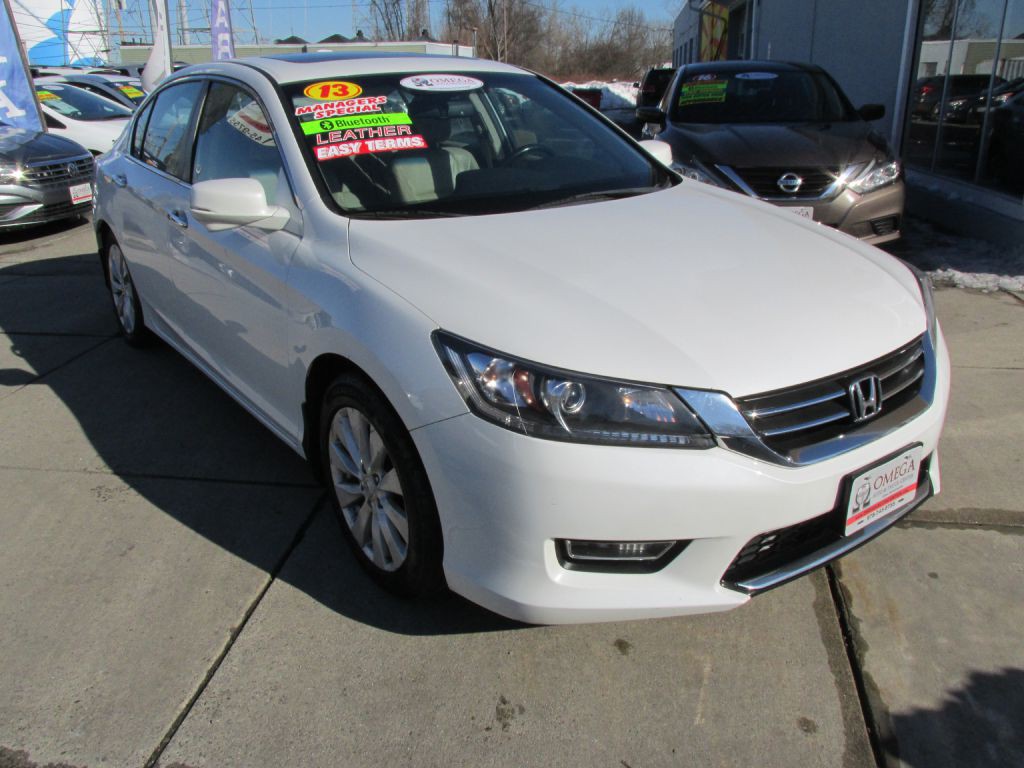 2013 Honda Accord Image 1