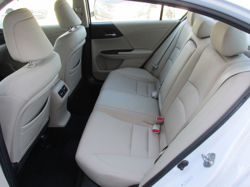 2013 Honda Accord Image 11