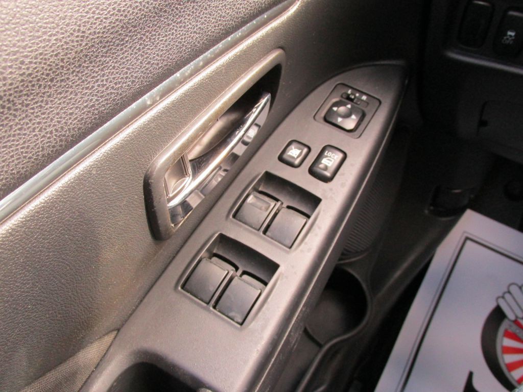 2017 Mitsubishi Outlander Image 15