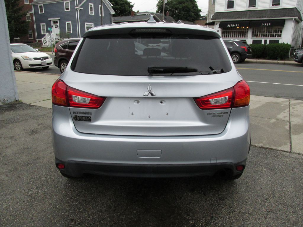 2017 Mitsubishi Outlander Image 5
