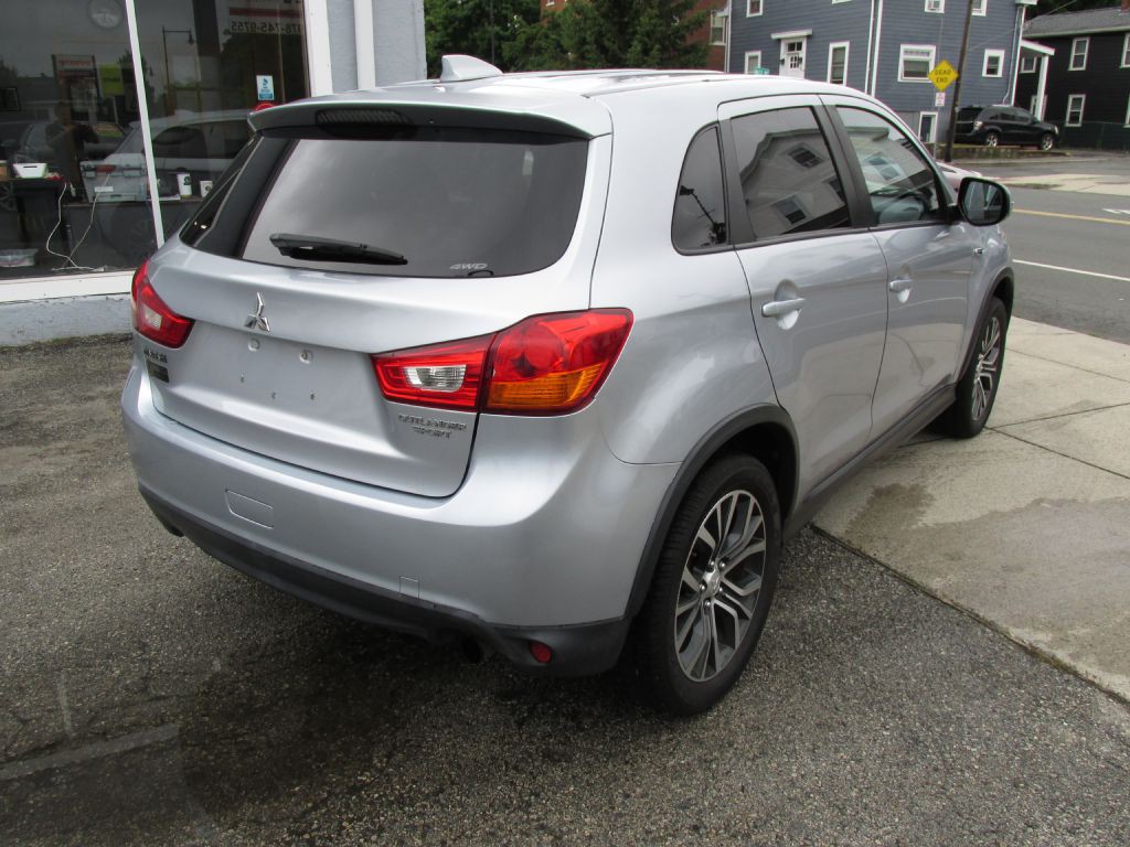 2017 Mitsubishi Outlander Image 6
