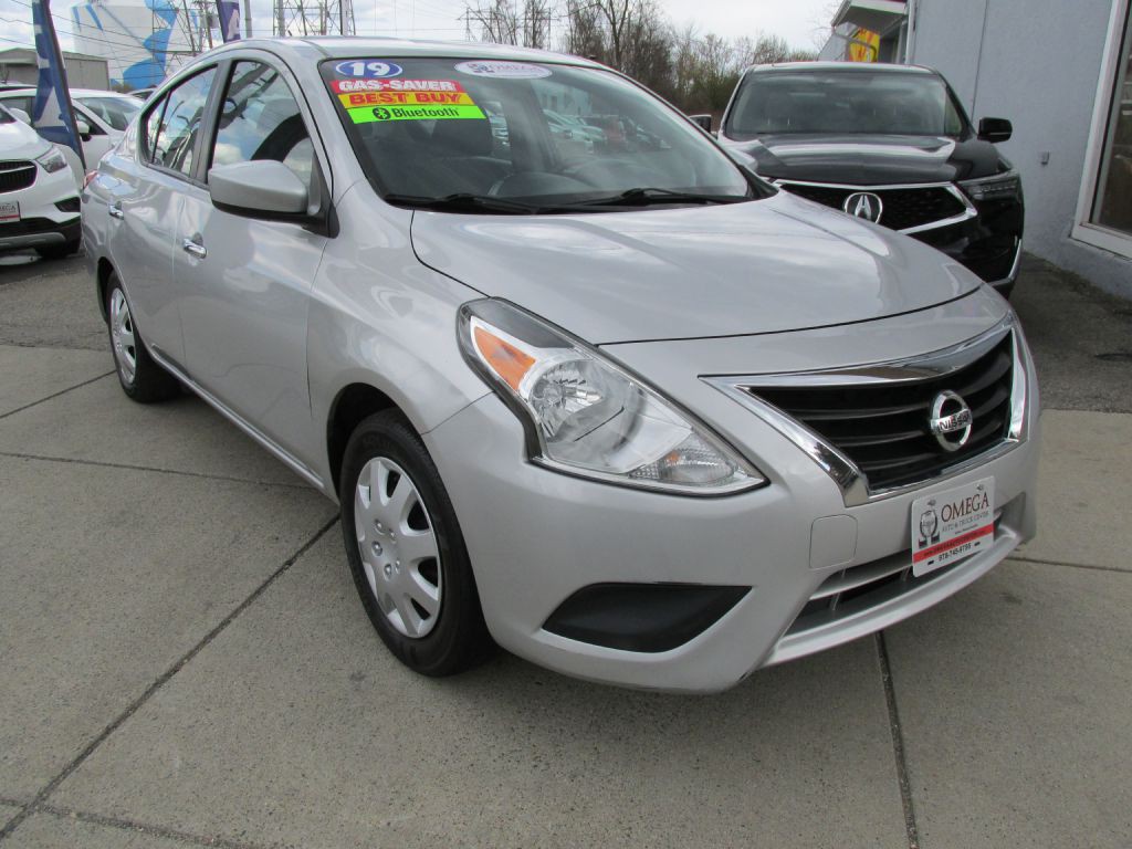 2019 Nissan Versa Image 1