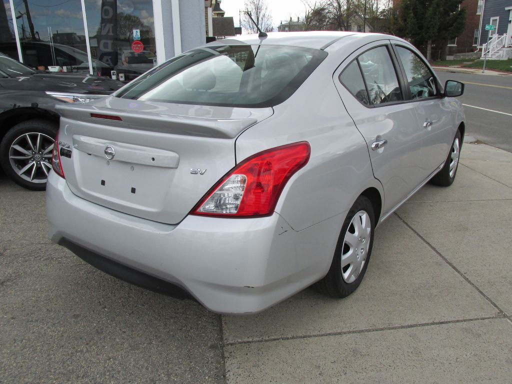 2019 Nissan Versa Image 6