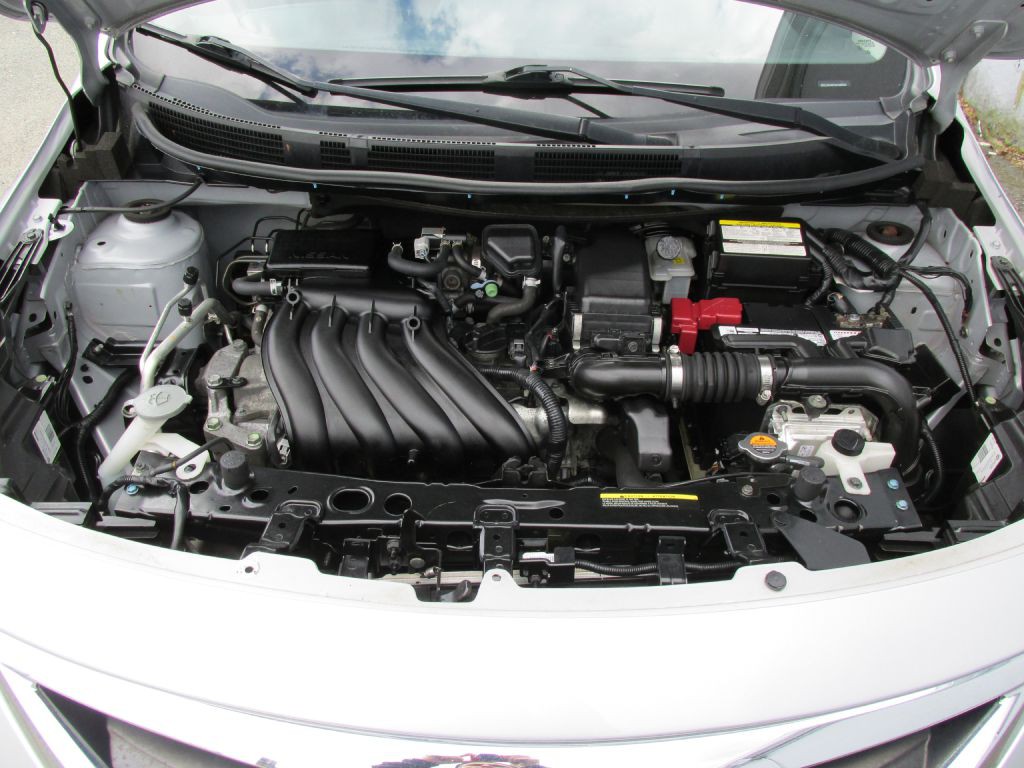 2019 Nissan Versa Image 7