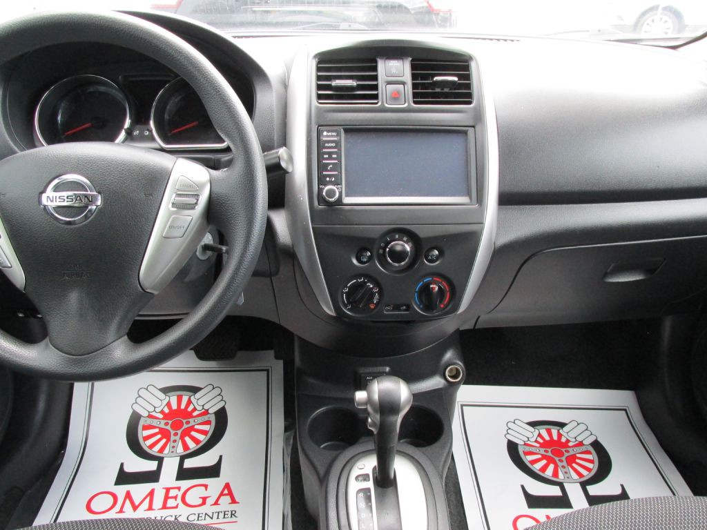 2019 Nissan Versa Image 12