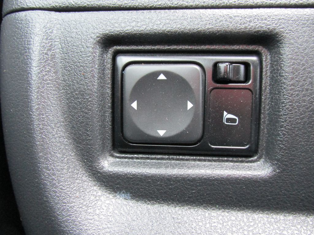 2019 Nissan Versa Image 16