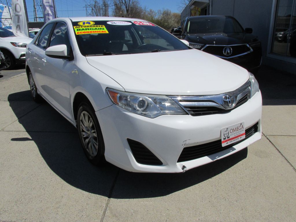 2014 Toyota Camry Image 1