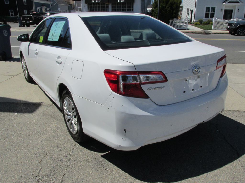 2014 Toyota Camry Image 4