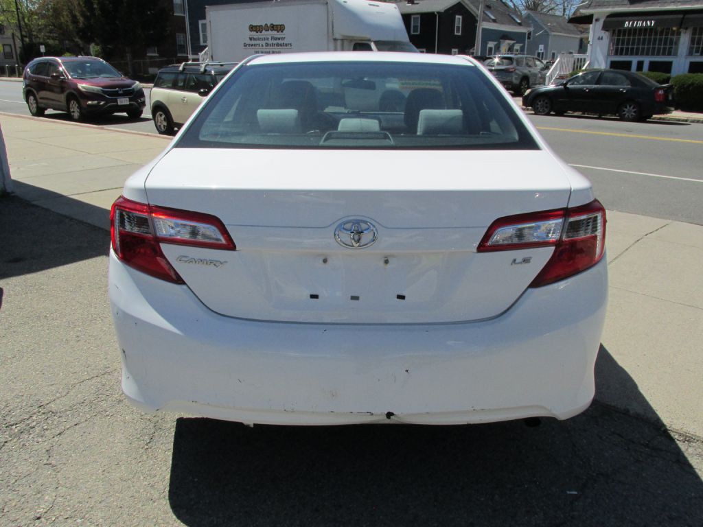 2014 Toyota Camry Image 5