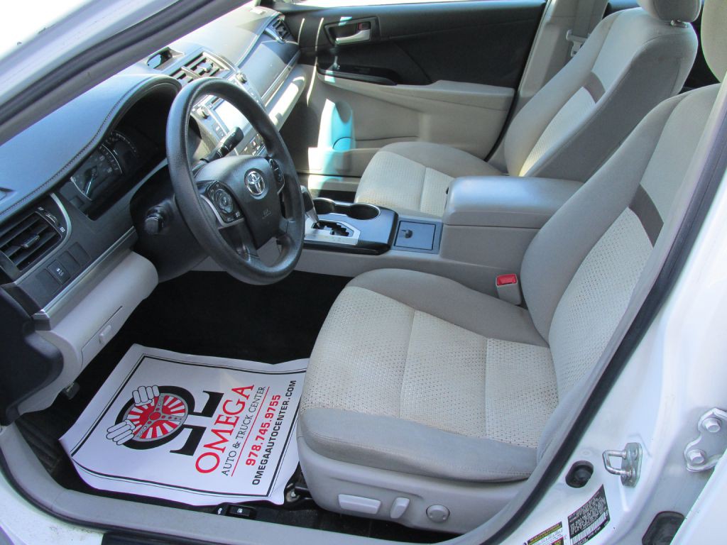 2014 Toyota Camry Image 9