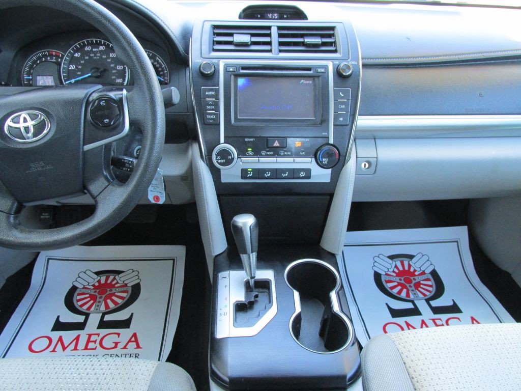2014 Toyota Camry Image 12