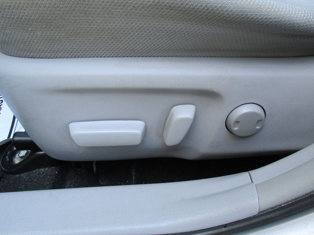 2014 Toyota Camry Image 14