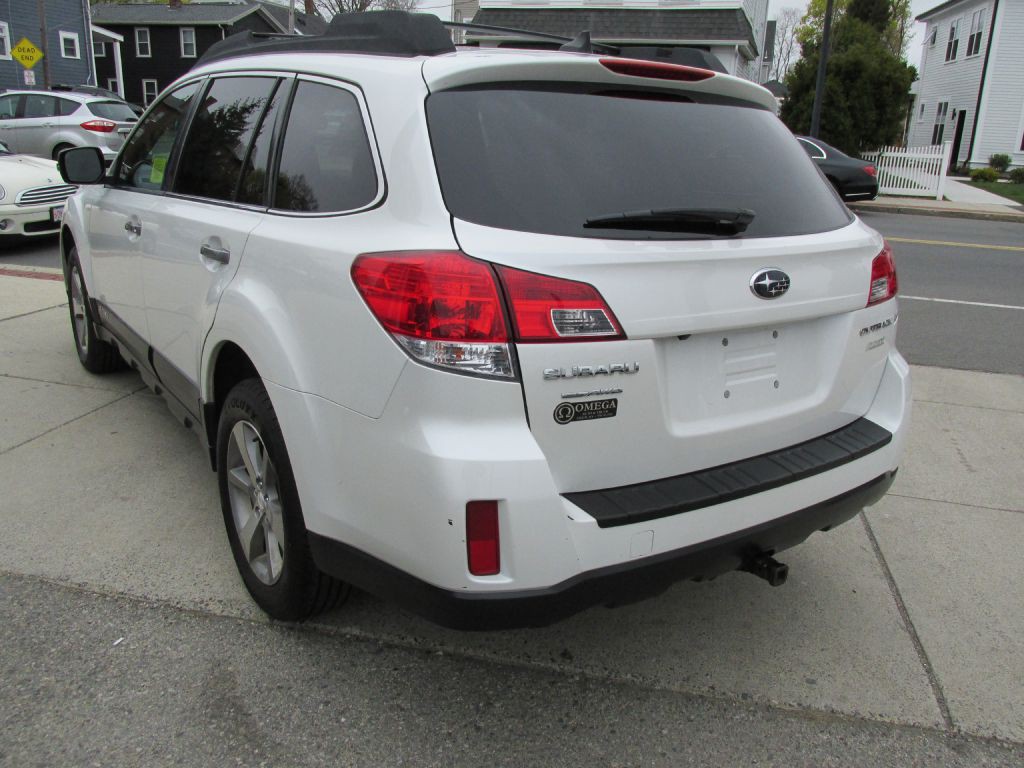 2013 Subaru Outback Image 4
