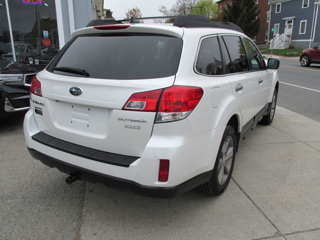 2013 Subaru Outback Image 6