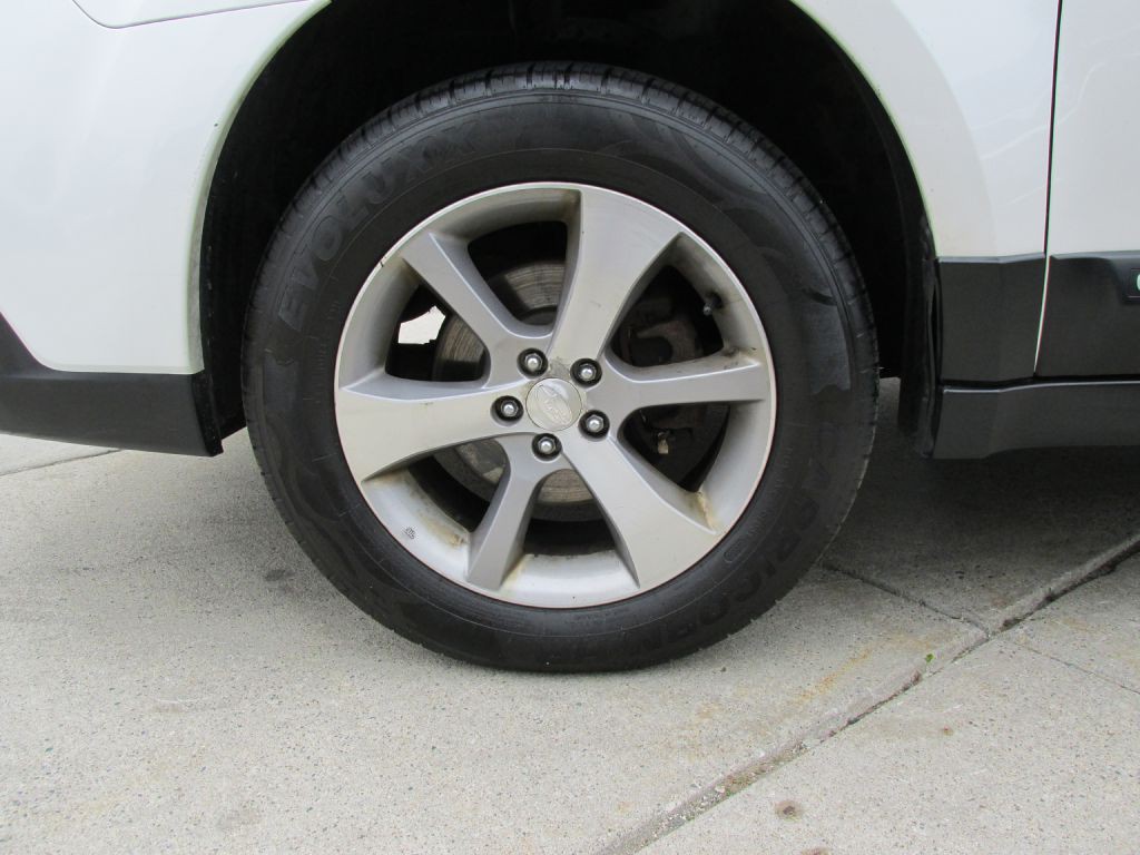 2013 Subaru Outback Image 9