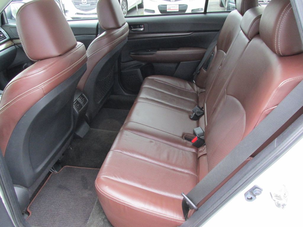 2013 Subaru Outback Image 11
