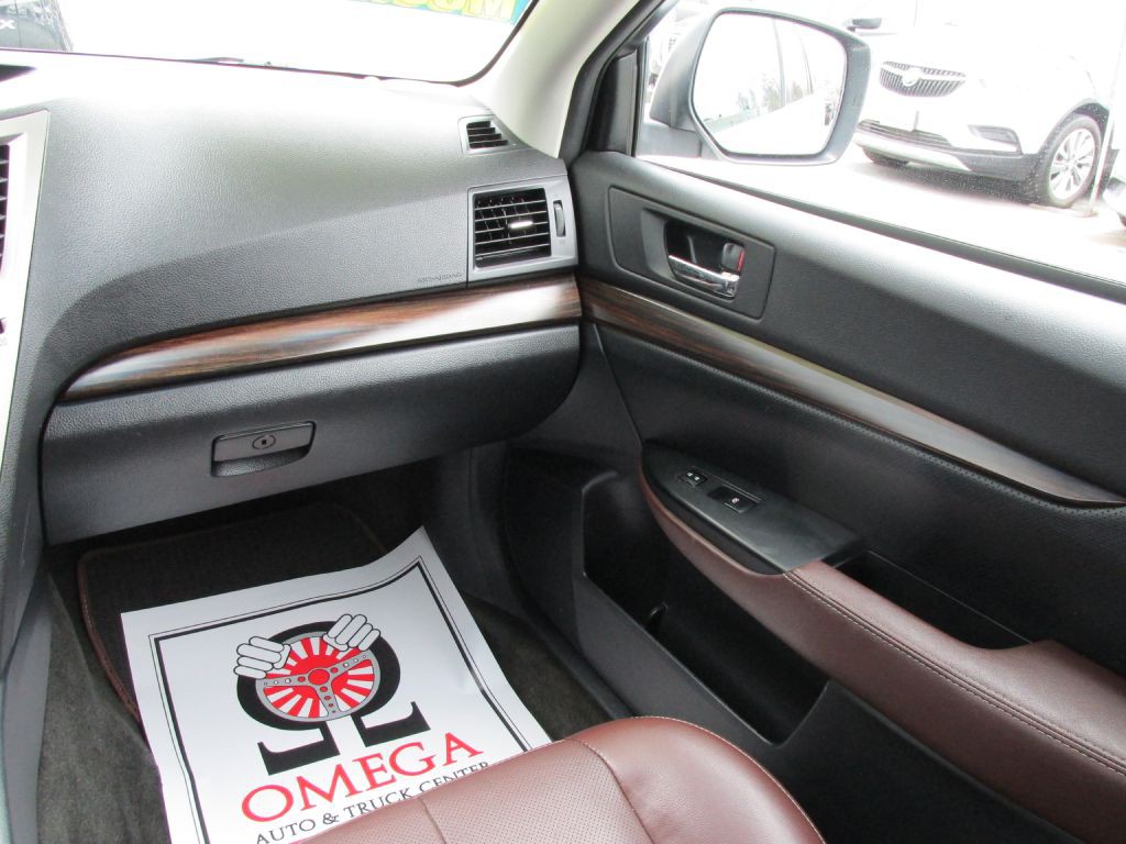 2013 Subaru Outback Image 14