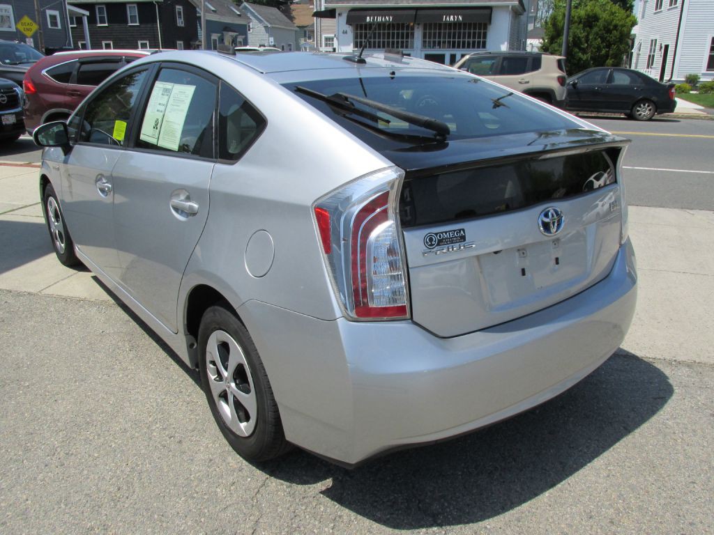 2014 Toyota Prius Image 4