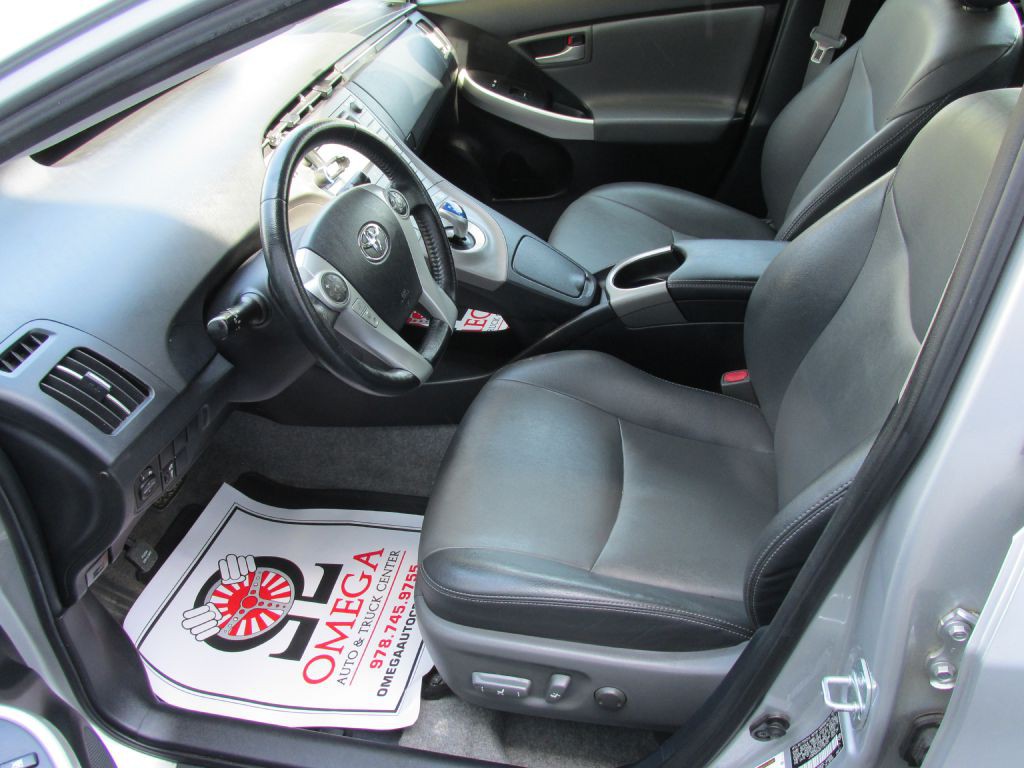 2014 Toyota Prius Image 9