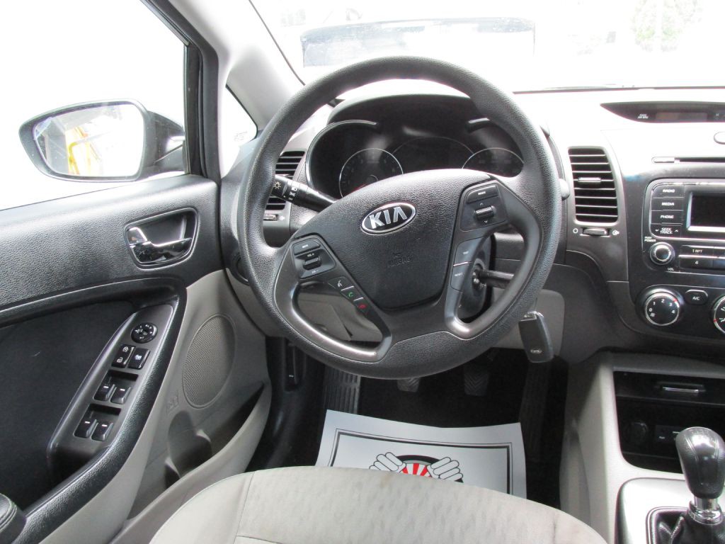 2016 Kia Forte Image 11