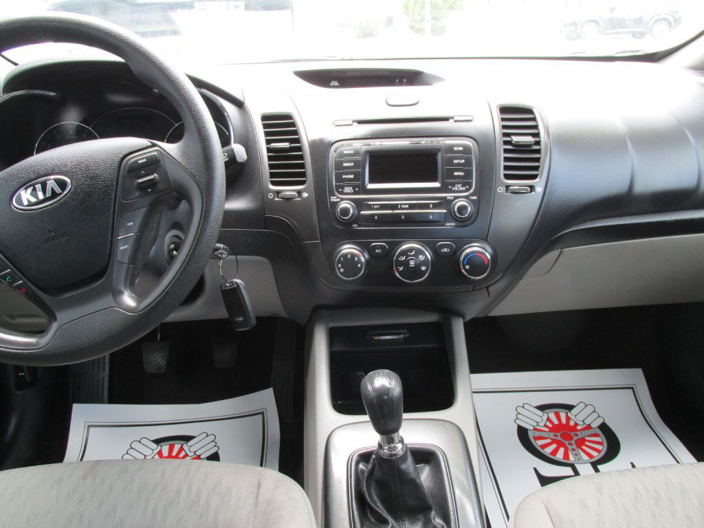 2016 Kia Forte Image 12
