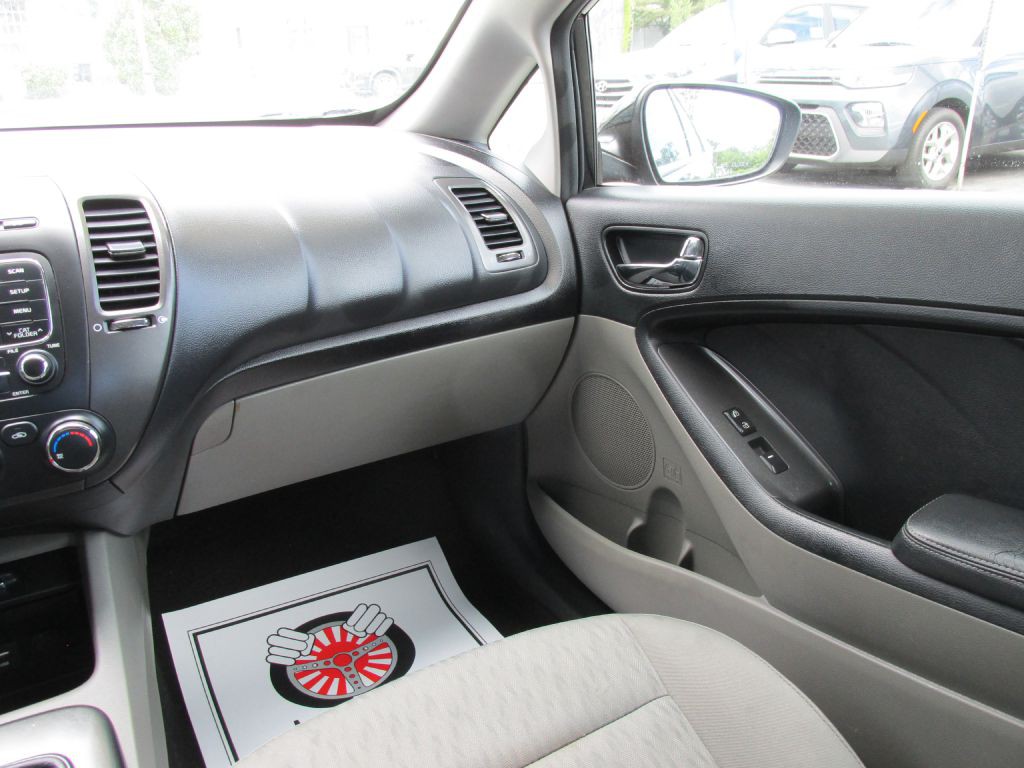 2016 Kia Forte Image 13