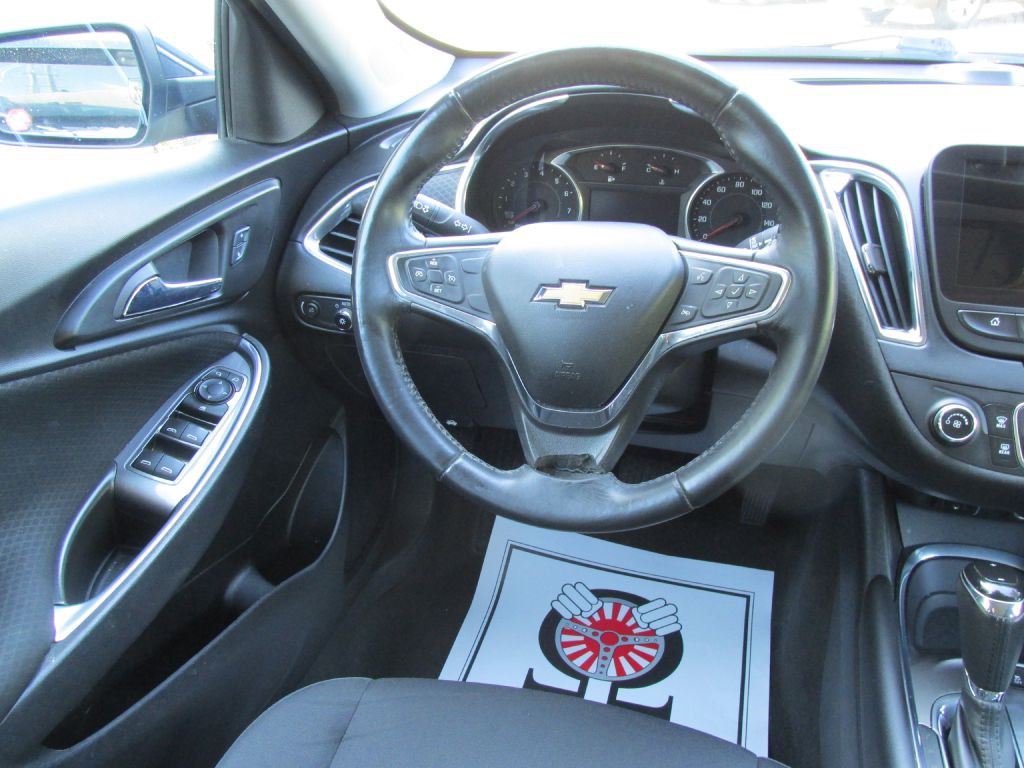 2016 Chevrolet Malibu Image 11