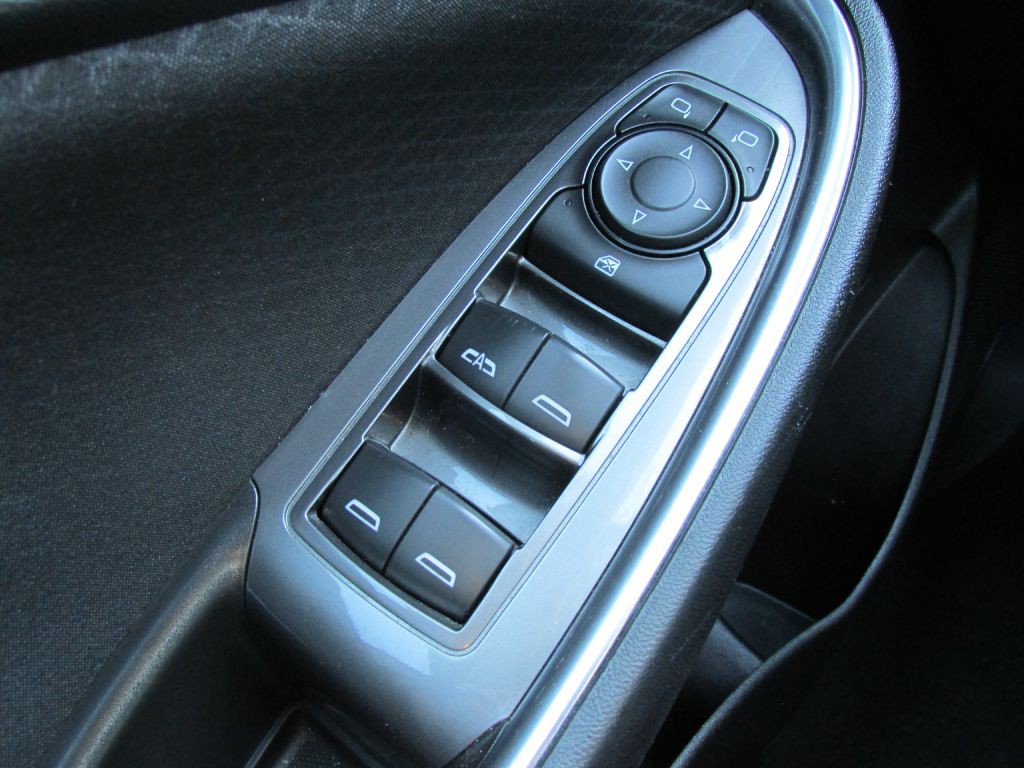 2016 Chevrolet Malibu Image 14
