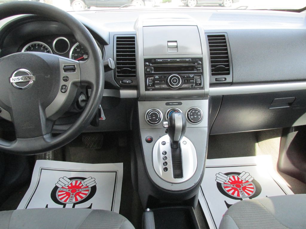 2010 Nissan Sentra Image 12