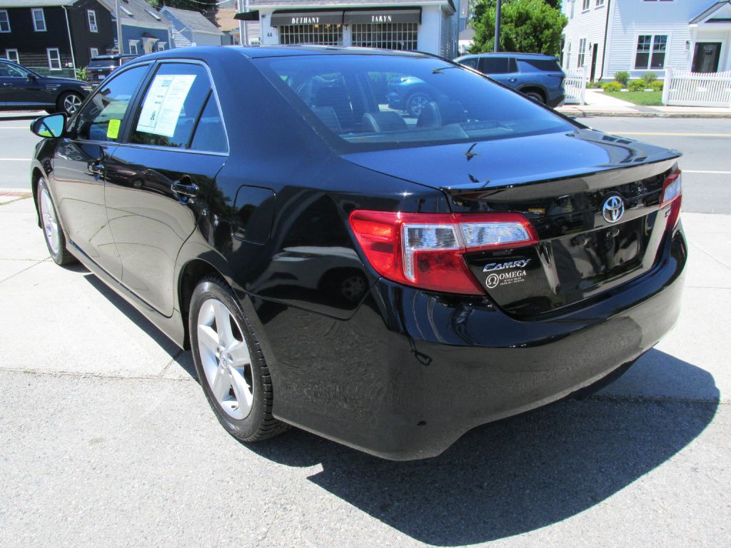 2014 Toyota Camry Image 4
