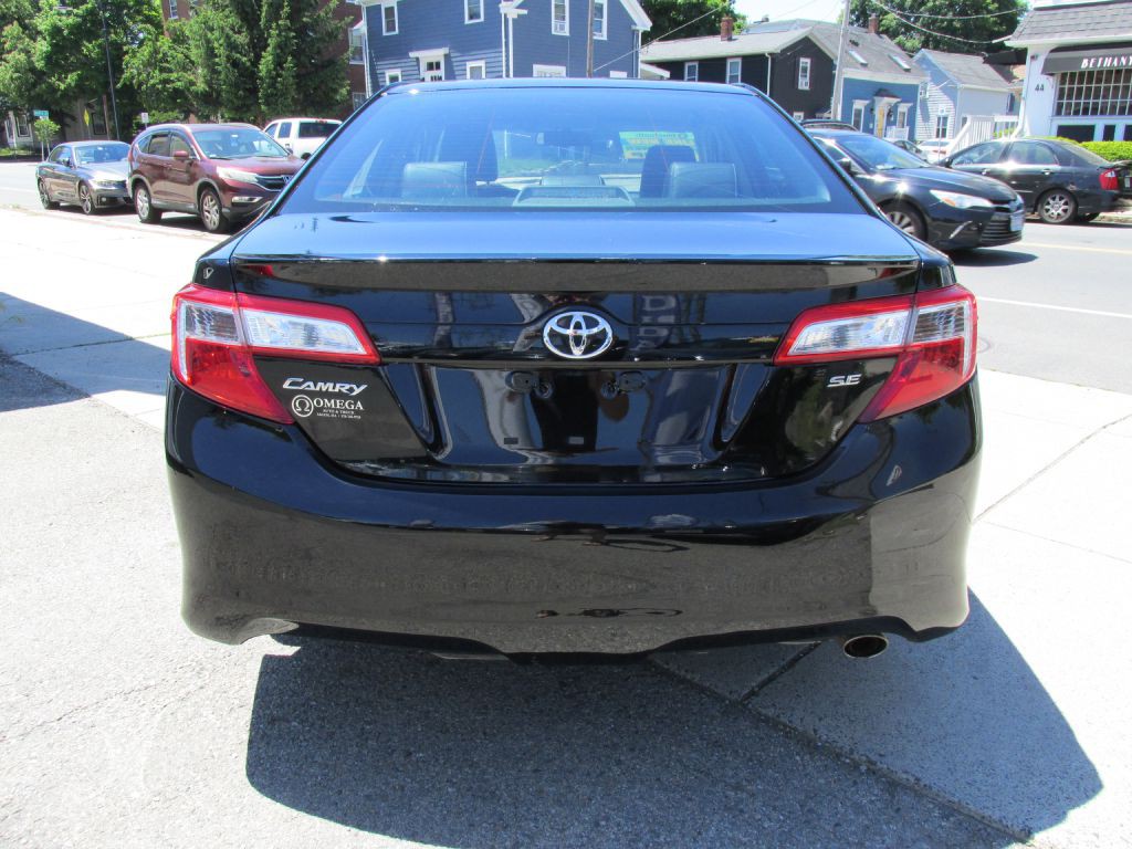 2014 Toyota Camry Image 5